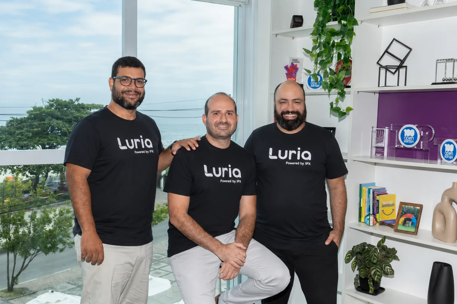 Fundadores, no escritório do grupo no Rio de Janeiro